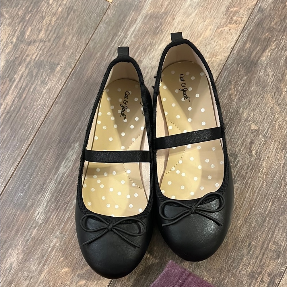 Cat & Jack Black Kids Shoes - Picture 2 of 11